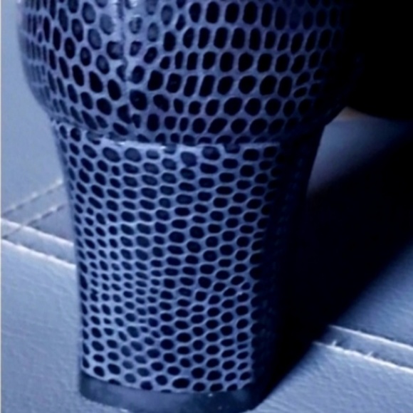 Heels - Picture 5 of 6